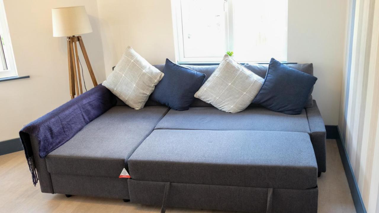 Intimate Entire Flat 9-Min Walk To Boscombe Beach Bournemouth Exterior foto
